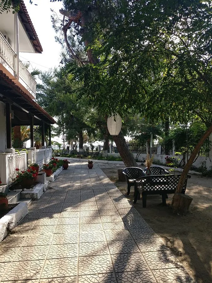 Olga Beachfront Apartments Toroni